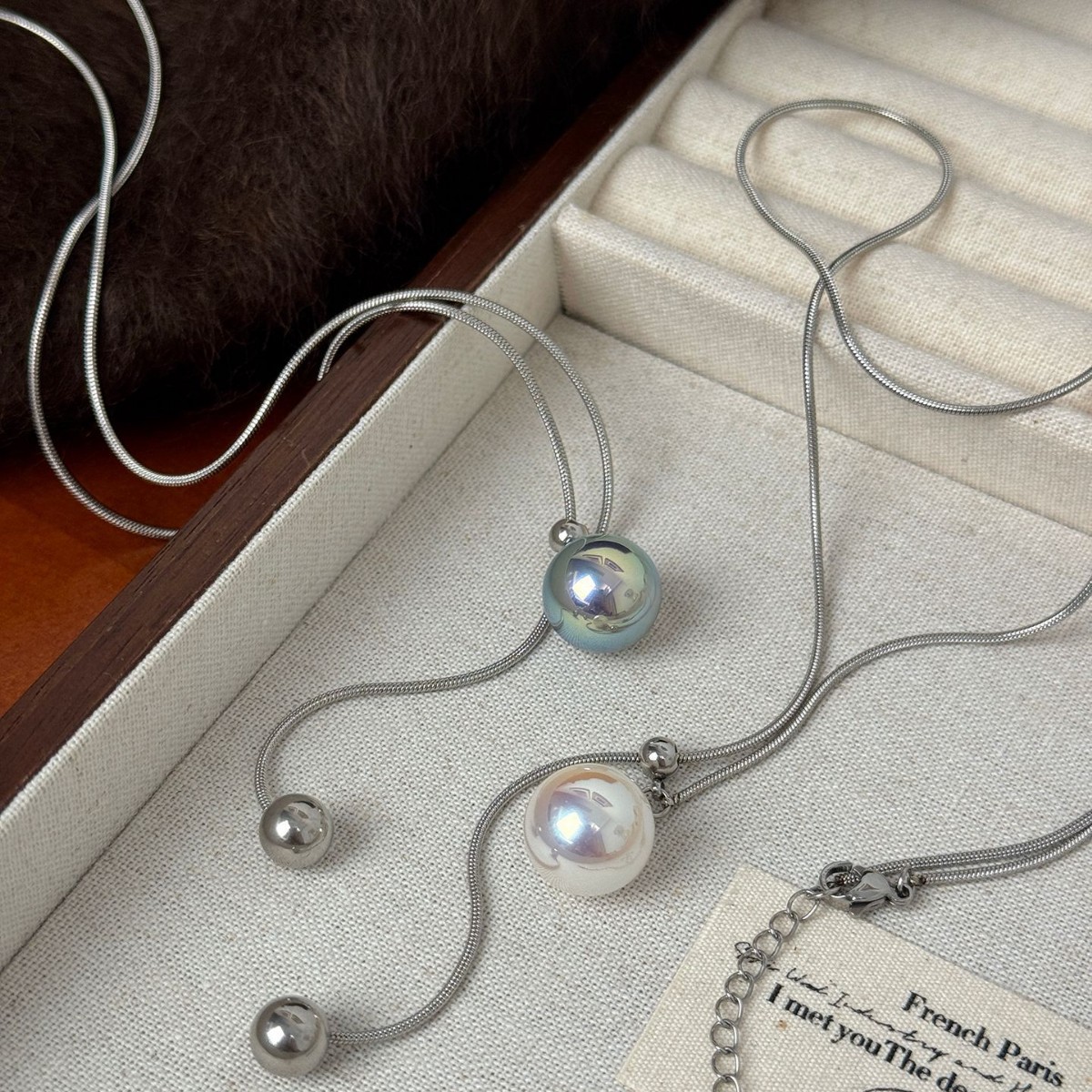 Aurora Colorful Pearl Pendant, Snake Bone Pulling Necklace, Simple Women