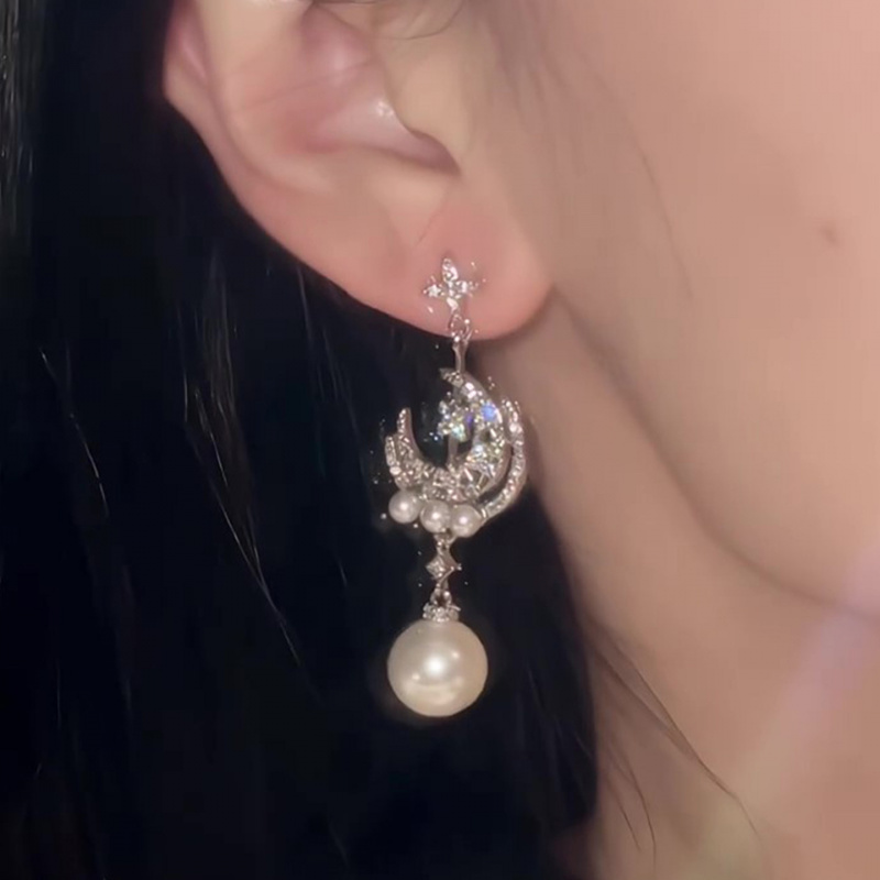 925 Silver Needle Pearl Full Diamond Curved Moon Earrings for Women, Exquisite and High-End Retro Dinner Earrings