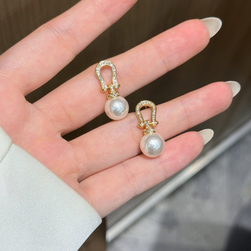 Pearl Gold Full Diamond Horseshoe Earrings For Women, Fashionable And Niche, Light Luxury Style Earrings