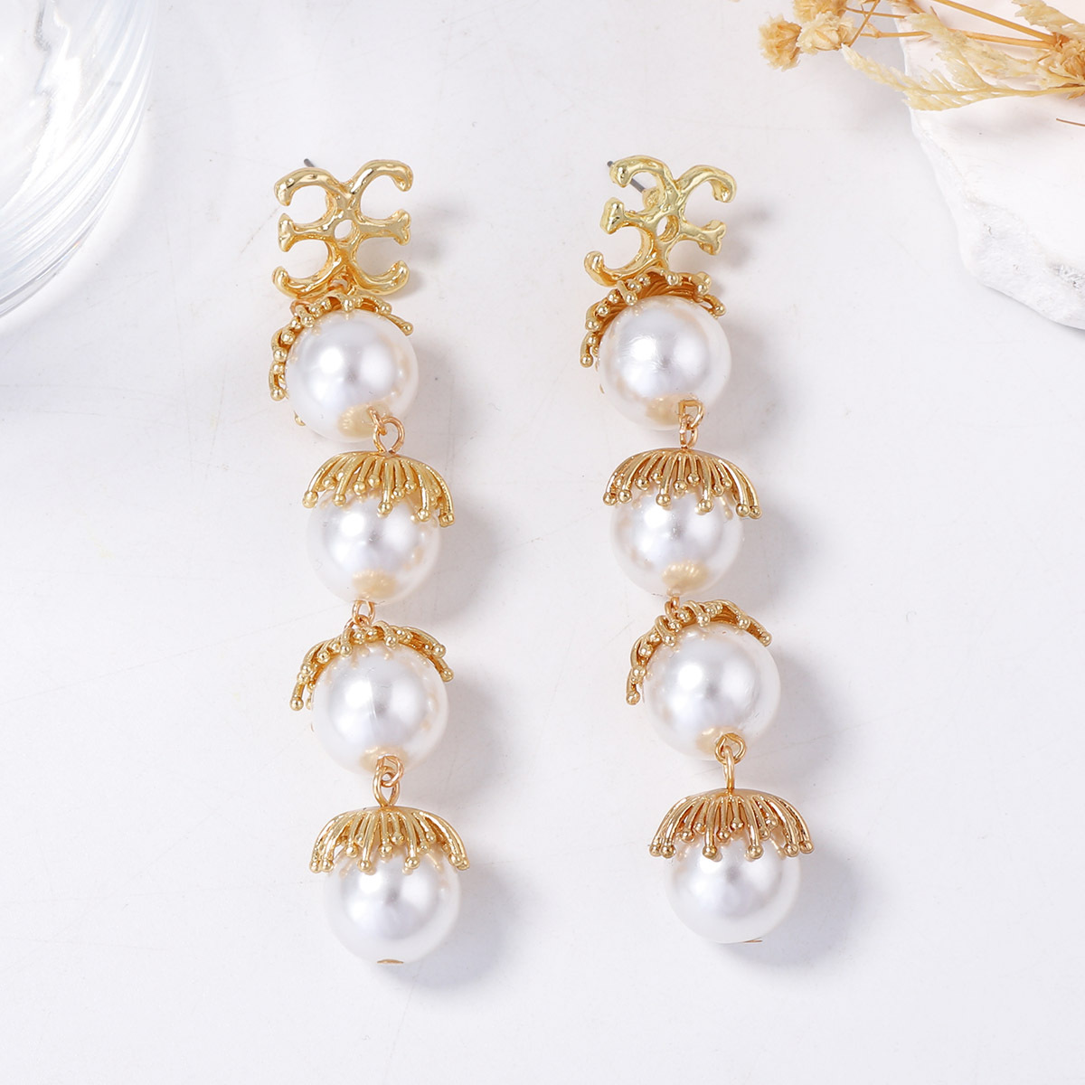 European and American French Retro Light Luxury Geometric Imitation Pearl Flower Long Spliced Earrings