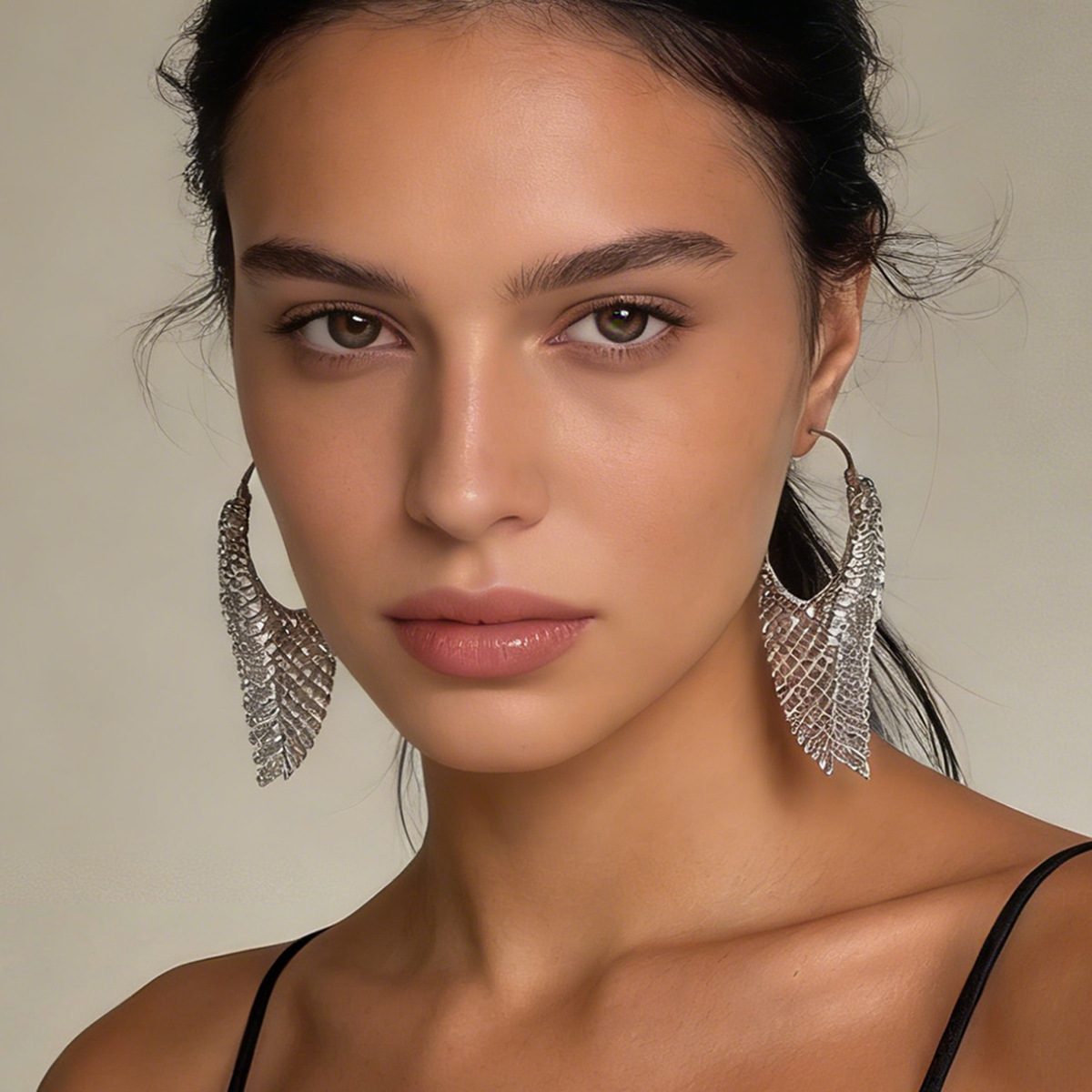 Light Luxury, Exaggerated Luxury, Super Sparkling Geometric Triangle Ear Buckle, Ear Ring Glitter