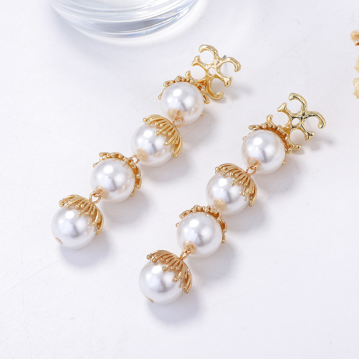 European and American French Retro Light Luxury Geometric Imitation Pearl Flower Long Spliced Earrings